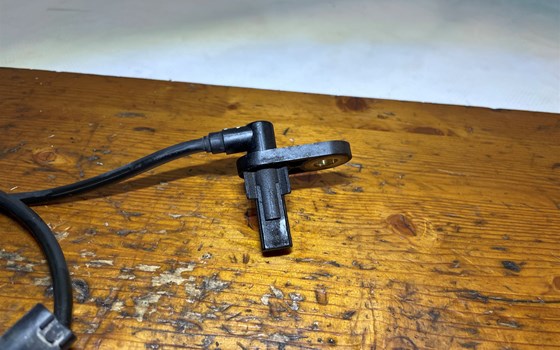 Kawasaki Versys 650 KLE LE650A ABS Sensor hinten - Bild 4