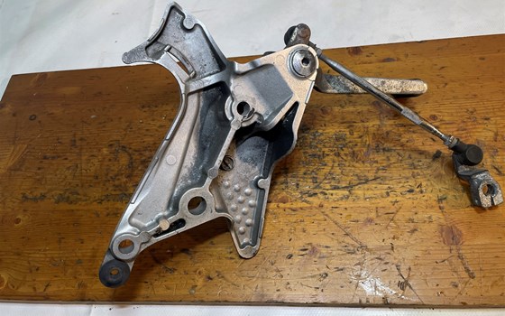 Kawasaki Versys 650 KLE LE650A Fußraster links Schalthebel - Bild 5