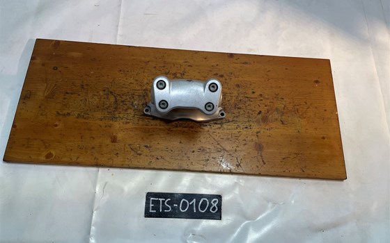 Kawasaki Versys 650 KLE LE650A Riser Lenkerhalterung - Bild 1 Kawasaki Versys 650 KLE LE650A Riser Lenkerhalterung - Bild 1