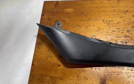 Kawasaki Versys 650 KLE LE650A Tankverkleidung rechts Verkleidung - Bild 3 Kawasaki Versys 650 KLE LE650A Tankverkleidung rechts Verkleidung - Bild 3