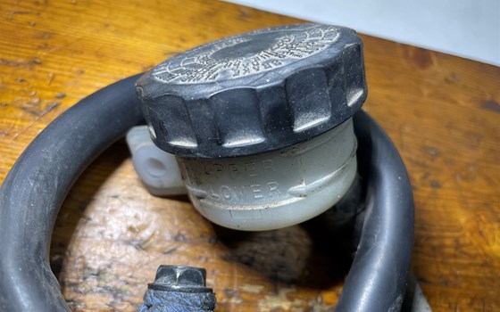 Kawasaki Versys 650 KLE LE650A Bremspumpe hinten - Bild 3