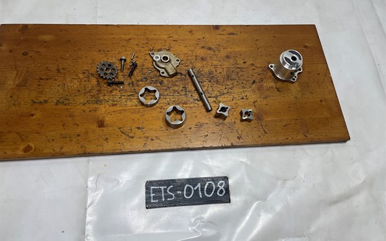 Kawasaki Versys 650 KLE LE650A Ölpumpe - Bild 1 Kawasaki Versys 650 KLE LE650A Ölpumpe - Bild 1