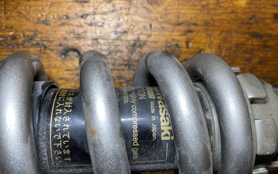 Kawasaki Versys 650 KLE LE650A Federbein Dämpfer - Bild 2 Kawasaki Versys 650 KLE LE650A Federbein Dämpfer - Bild 2