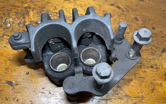 Kawasaki Versys 650 KLE LE650A Bremssattel vorne links Bremszange - Bild 7