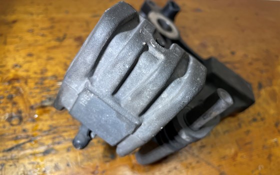 Kawasaki Versys 650 KLE LE650A Bremssattel hinten Bremszange - Bild 5