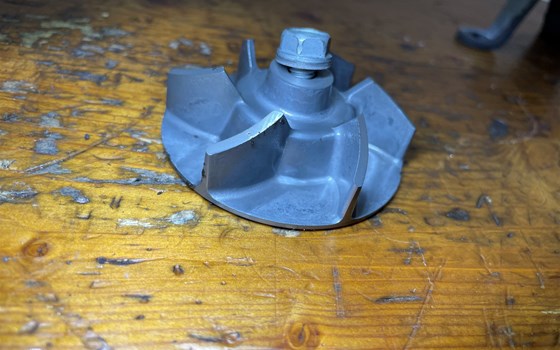 Kawasaki Versys 650 KLE LE650A Wasserpumpe Pumpe - Bild 3 Kawasaki Versys 650 KLE LE650A Wasserpumpe Pumpe - Bild 3