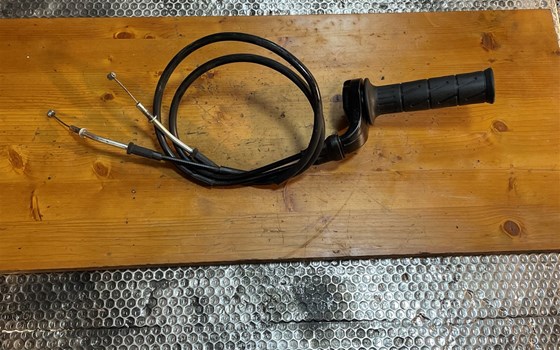 Kawasaki ZX12R ZX 1200 A Gasgriff Seilzüge Bowdenzüge - Bild 1 Kawasaki ZX12R ZX 1200 A Gasgriff Seilzüge Bowdenzüge - Bild 1