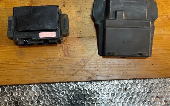 Kawasaki ZX12R ZX 1200 A Sicherungskasten - Bild 1 Kawasaki ZX12R ZX 1200 A Sicherungskasten - Bild 1