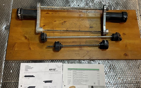 Kawasaki ZX12R ZX 1200 A Motorstutz Sturzpads - Bild 1 Kawasaki ZX12R ZX 1200 A Motorstutz Sturzpads - Bild 1