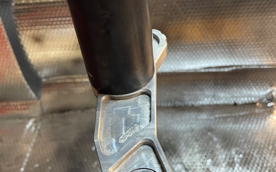 Kawasaki ZX12R ZX 1200 A Motorstutz Sturzpads - Bild 8 Kawasaki ZX12R ZX 1200 A Motorstutz Sturzpads - Bild 8