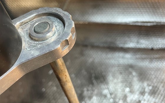 Kawasaki ZX12R ZX 1200 A Motorstutz Sturzpads - Bild 9 Kawasaki ZX12R ZX 1200 A Motorstutz Sturzpads - Bild 9