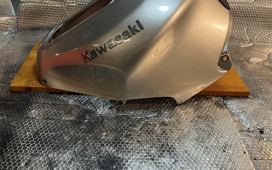 Kawasaki ZX12R ZX 1200 A Verkleidung Tank Tankabdeckung - Bild 1 Kawasaki ZX12R ZX 1200 A Verkleidung Tank Tankabdeckung - Bild 1