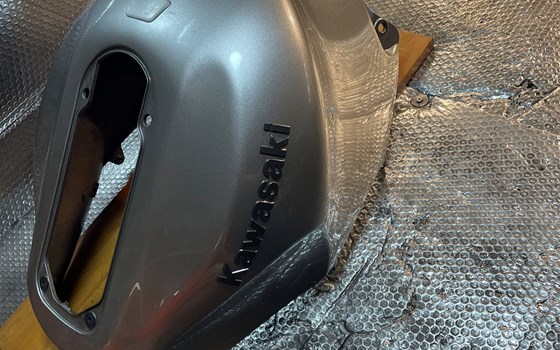 Kawasaki ZX12R ZX 1200 A Verkleidung Tank Tankabdeckung - Bild 3 Kawasaki ZX12R ZX 1200 A Verkleidung Tank Tankabdeckung - Bild 3