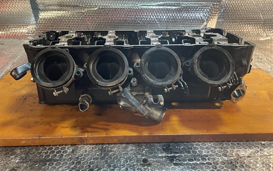 Kawasaki ZX12R ZX 1200 A Zylinderkopf Ventildeckel - Bild 1 Kawasaki ZX12R ZX 1200 A Zylinderkopf Ventildeckel - Bild 1