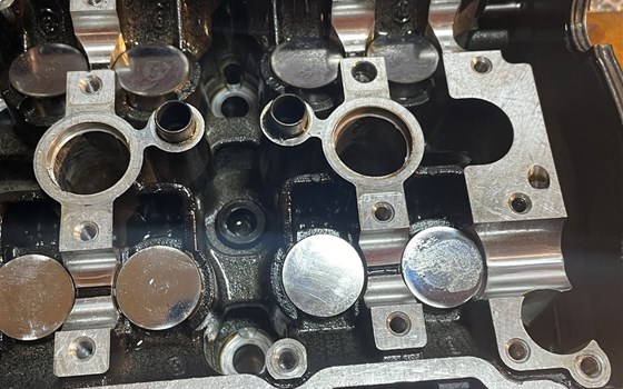 Kawasaki ZX12R ZX 1200 A Zylinderkopf Ventildeckel - Bild 3 Kawasaki ZX12R ZX 1200 A Zylinderkopf Ventildeckel - Bild 3