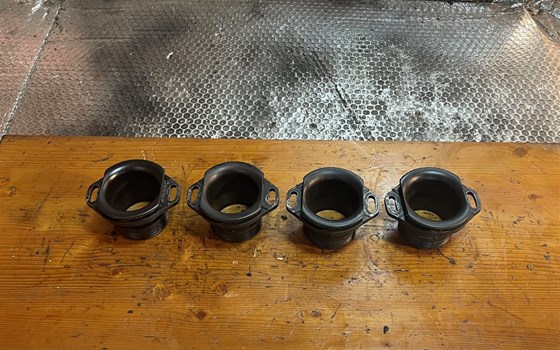 Kawasaki ZX12R ZX 1200 A Ansaugstutzen Ansaugtrichter - Bild 1 Kawasaki ZX12R ZX 1200 A Ansaugstutzen Ansaugtrichter - Bild 1