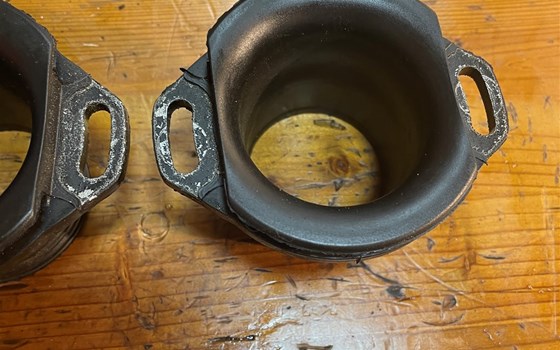 Kawasaki ZX12R ZX 1200 A Ansaugstutzen Ansaugtrichter - Bild 4 Kawasaki ZX12R ZX 1200 A Ansaugstutzen Ansaugtrichter - Bild 4