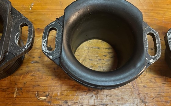 Kawasaki ZX12R ZX 1200 A Ansaugstutzen Ansaugtrichter - Bild 5 Kawasaki ZX12R ZX 1200 A Ansaugstutzen Ansaugtrichter - Bild 5