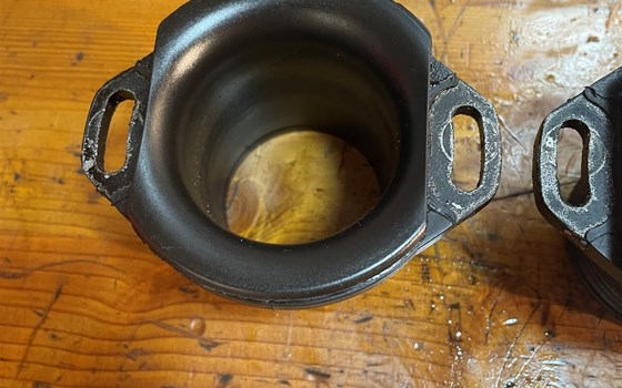 Kawasaki ZX12R ZX 1200 A Ansaugstutzen Ansaugtrichter - Bild 7 Kawasaki ZX12R ZX 1200 A Ansaugstutzen Ansaugtrichter - Bild 7