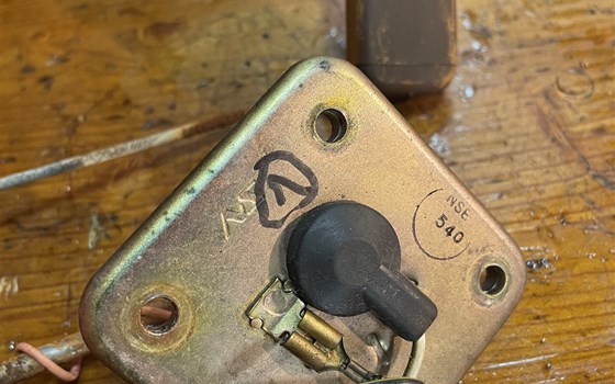 Kawasaki ZX12R ZX 1200 A Tankgeber Tankschwimmer - Bild 3 Kawasaki ZX12R ZX 1200 A Tankgeber Tankschwimmer - Bild 3