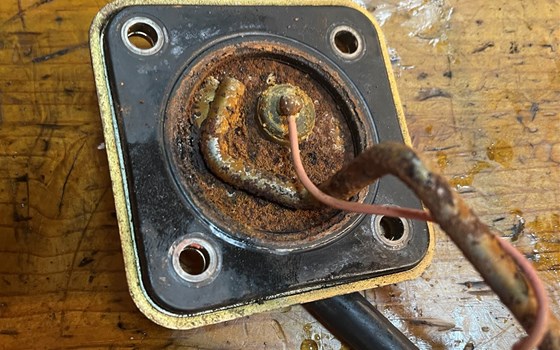 Kawasaki ZX12R ZX 1200 A Tankgeber Tankschwimmer - Bild 6 Kawasaki ZX12R ZX 1200 A Tankgeber Tankschwimmer - Bild 6