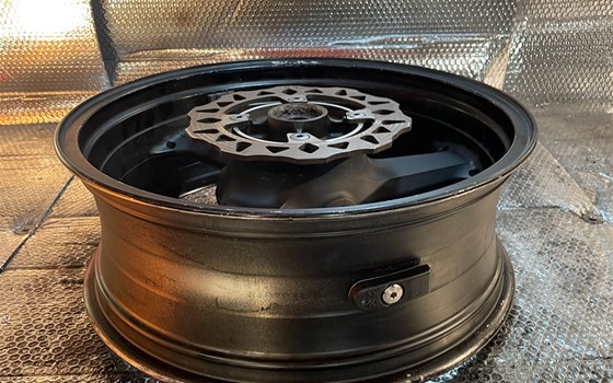 Kawasaki ZX12R ZX 1200 A Felge hinten Bremsscheibe - Bild 11 Kawasaki ZX12R ZX 1200 A Felge hinten Bremsscheibe - Bild 11