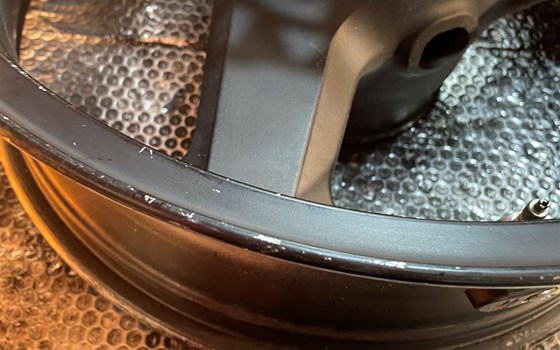 Kawasaki ZX12R ZX 1200 A Felge hinten Bremsscheibe - Bild 7 Kawasaki ZX12R ZX 1200 A Felge hinten Bremsscheibe - Bild 7