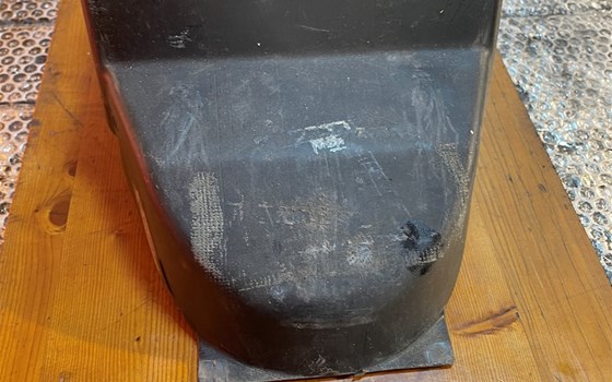 Kawasaki ZX12R ZX 1200 A Spritzschutz Fach Heck - Bild 2 Kawasaki ZX12R ZX 1200 A Spritzschutz Fach Heck - Bild 2