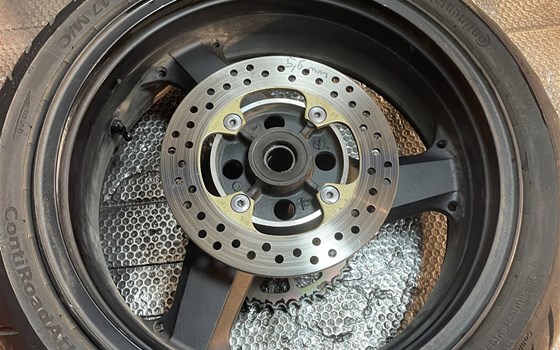 Kawasaki ZX12R ZX 1200 A Hinterrad Felge hinten Bremsscheibe - Bild 6 Kawasaki ZX12R ZX 1200 A Hinterrad Felge hinten Bremsscheibe - Bild 6