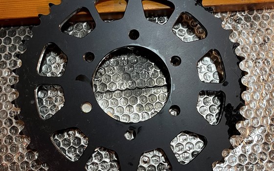 Kawasaki ZX12R ZX 1200 A Antriebssatz Ritzel Kranzel - Bild 10 Kawasaki ZX12R ZX 1200 A Antriebssatz Ritzel Kranzel - Bild 10