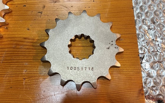 Kawasaki ZX12R ZX 1200 A Antriebssatz Ritzel Kranzel - Bild 2 Kawasaki ZX12R ZX 1200 A Antriebssatz Ritzel Kranzel - Bild 2