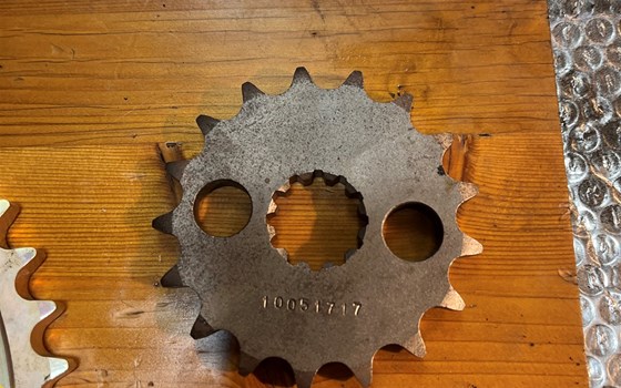 Kawasaki ZX12R ZX 1200 A Antriebssatz Ritzel Kranzel - Bild 3 Kawasaki ZX12R ZX 1200 A Antriebssatz Ritzel Kranzel - Bild 3