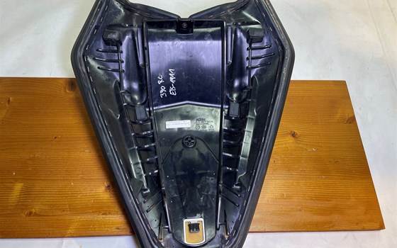 Ktm RC 390 2016 Soziussitz Sitzbank hinten Sattel - Bild 8