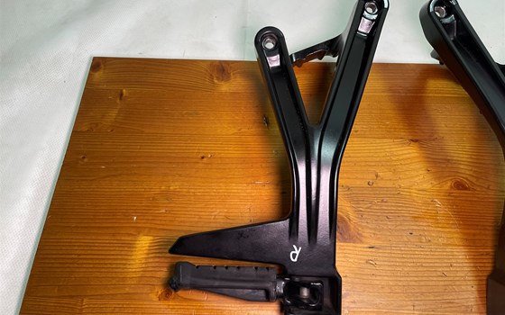 KTM RC 390 2016 Soziusfußrasten Fußraste hinten links rechts - Bild 2