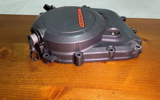 KTM RC 390 2016 Kupplungsdeckel Motordeckel Deckel - Bild 4 KTM RC 390 2016 Kupplungsdeckel Motordeckel Deckel - Bild 4
