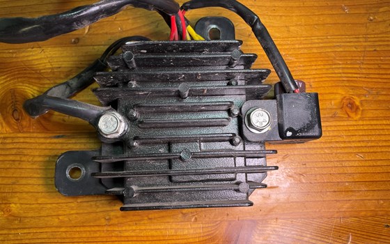 KTM RC 390 2016 Spannungsregler Regler Gleichrichter LIMA - Bild 3