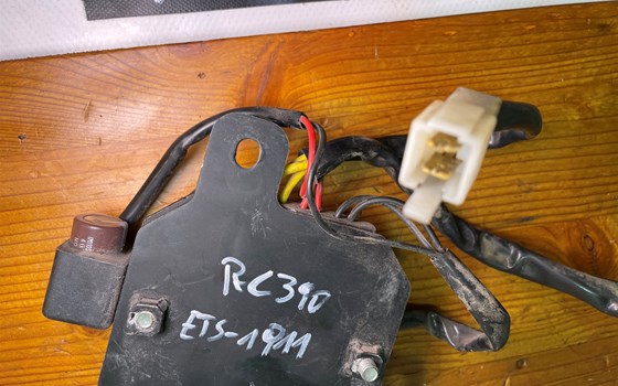 KTM RC 390 2016 Spannungsregler Regler Gleichrichter LIMA - Bild 5