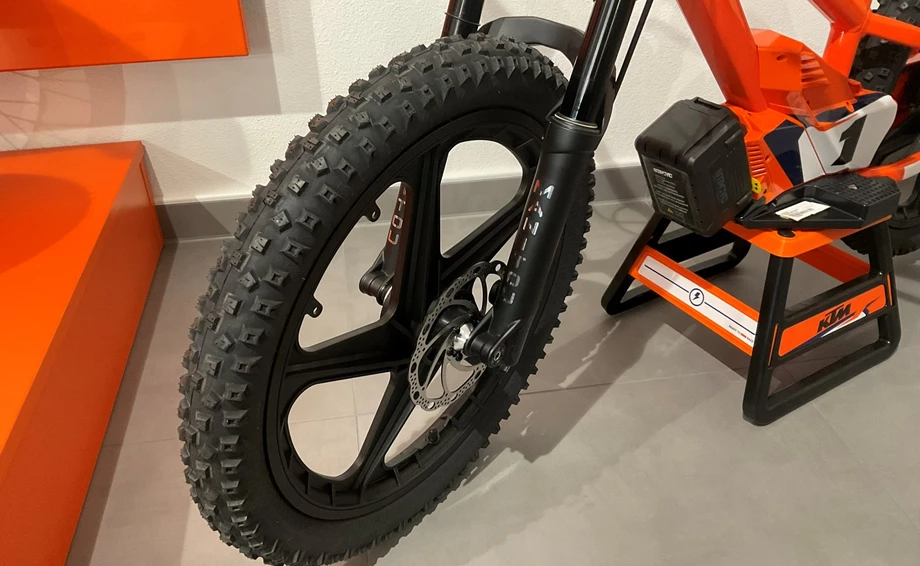 KTM SX-E 1.20 Bild 3: KTM SX-E 1.20