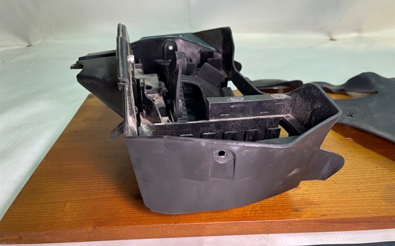 KTM RC 390 2016 Batteriekasten Verkleidung Tank Innenverkleidung - Bild 5