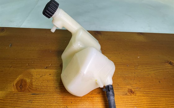 KTM RC 390 2016 Ausgleichsbehälter Kühlflüssigkeit - Bild 5