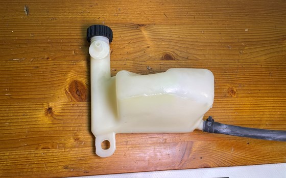 KTM RC 390 2016 Ausgleichsbehälter Kühlflüssigkeit - Bild 6