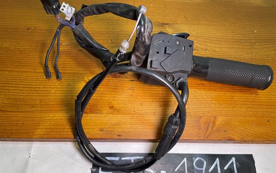 KTM RC 390 2016 Lenkerarmatur rechts Gasgriff Lenkerschalter - Bild 8