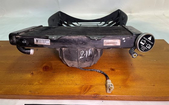 KTM RC 390 2016 Kühler Wasserkühler Lüfter Kühlerverkleidung - Bild 5