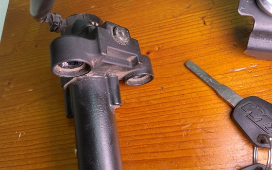 KTM RC 390 2016 Schlosssatz Zündschloss Tankschloss Schlüssel - Bild 4