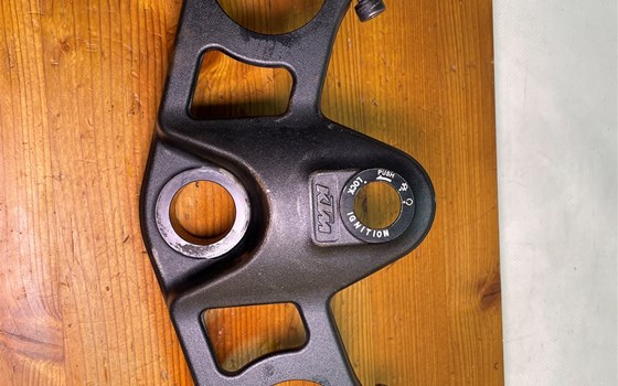KTM RC 390 2016 Gabelbrücke oben Lenkerstummel Stummellenker - Bild 4