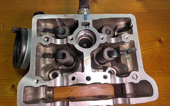 KTM RC 390 2016 Zylinderkopf Ventildeckel - Bild 10 KTM RC 390 2016 Zylinderkopf Ventildeckel - Bild 10