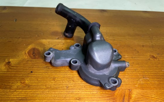 KTM RC 390 2016 Deckel Wasserpumpe Wasserpumpendeckel - Bild 4 KTM RC 390 2016 Deckel Wasserpumpe Wasserpumpendeckel - Bild 4