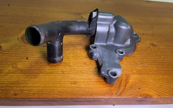 KTM RC 390 2016 Deckel Wasserpumpe Wasserpumpendeckel - Bild 5 KTM RC 390 2016 Deckel Wasserpumpe Wasserpumpendeckel - Bild 5