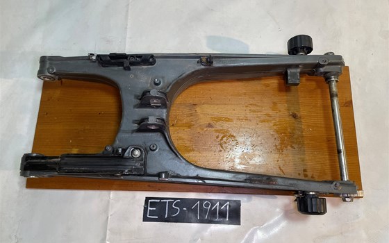 KTM RC 390 2016 Schwinge Schwingarm Sturzpads - Bild 1