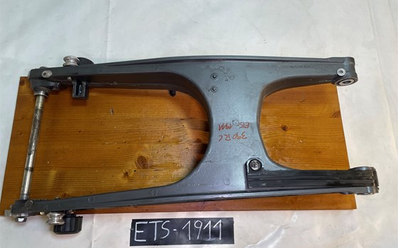 KTM RC 390 2016 Schwinge Schwingarm Sturzpads - Bild 11